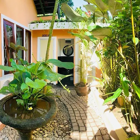 Giri'S Villa Jimbaran
