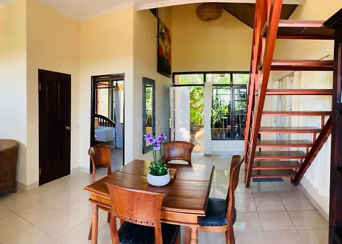 Giri's Villa Jimbaran